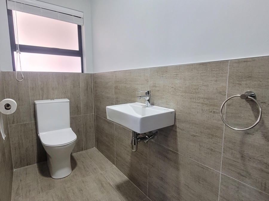 4 Bedroom Property for Sale in Wavecrest Eastern Cape